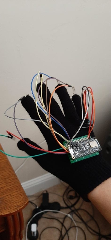 Prototype of the bluetooth keyboard/mouse glove